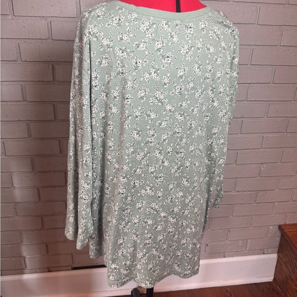 Chaps Olive Crew Neck Tee in excellent condition
Size 3X - Picture 2 of 7